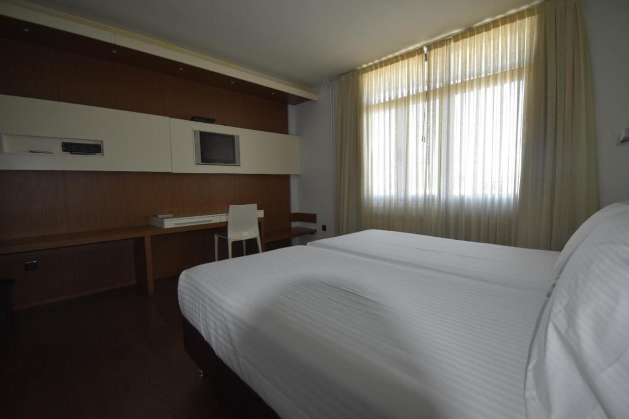 Hotel Los Angeles Guarnizo Екстериор снимка